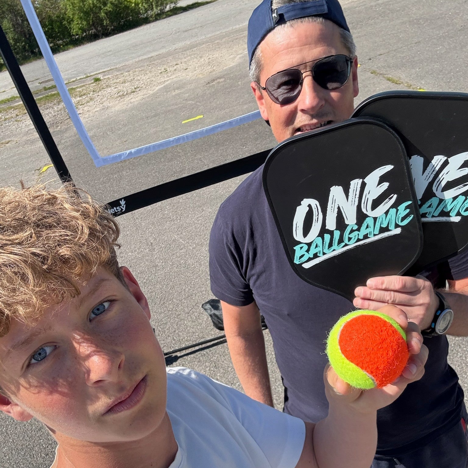 ONE BALLGAME spil gennem det hvide net